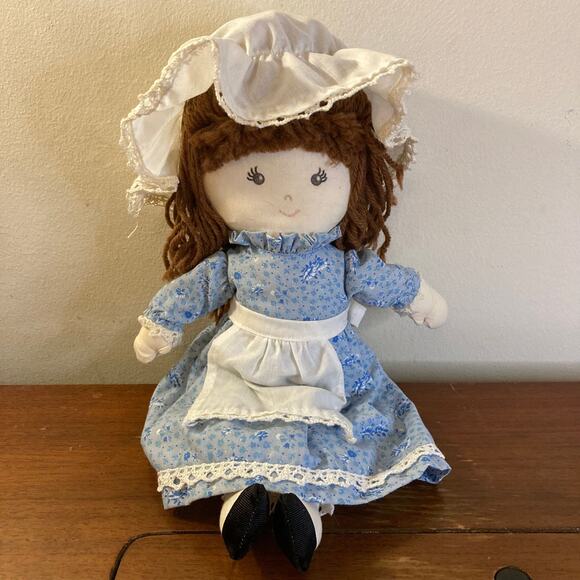 Vintage 70s Handmade Colonial- or Holly Hobbie-Style Cloth Doll - Picture 1 of 3